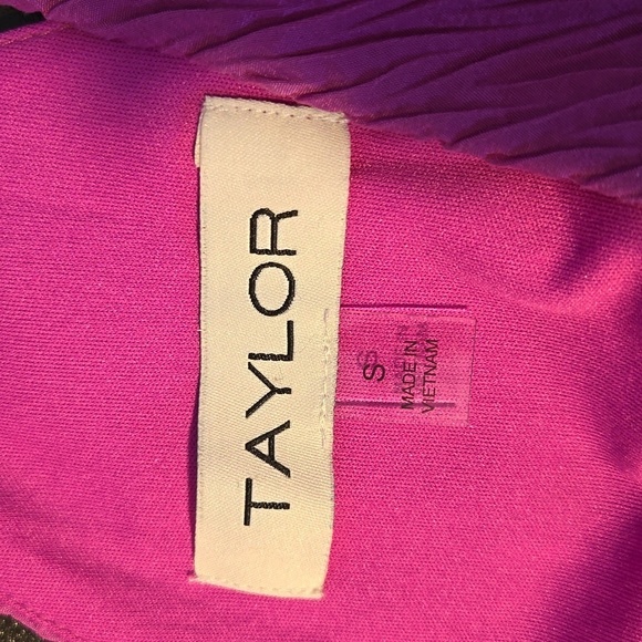 Taylor Pink V-Neck Sleeveless Tie Waist Lined 2 Pocket Maxi Dress Size Small - Picture 9 of 14